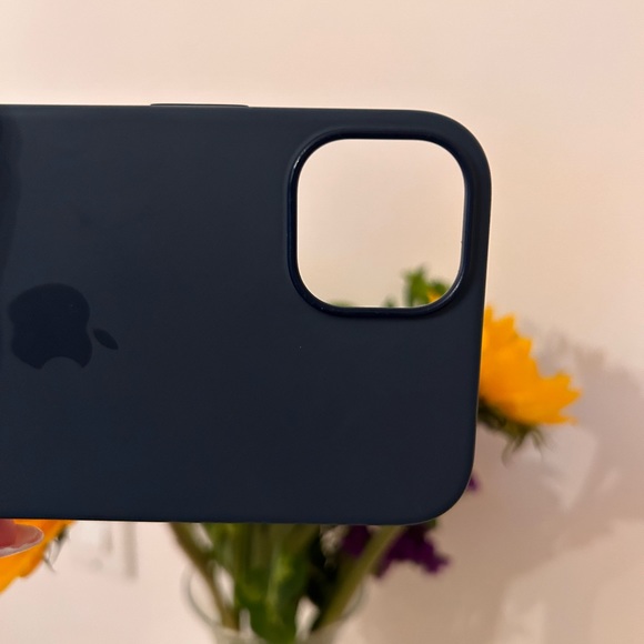 Apple iPhone 14 Plus Case in Storm Blue - Picture 2 of 6